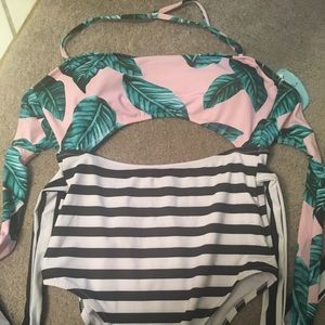 Cupshe one piece bathing suit!